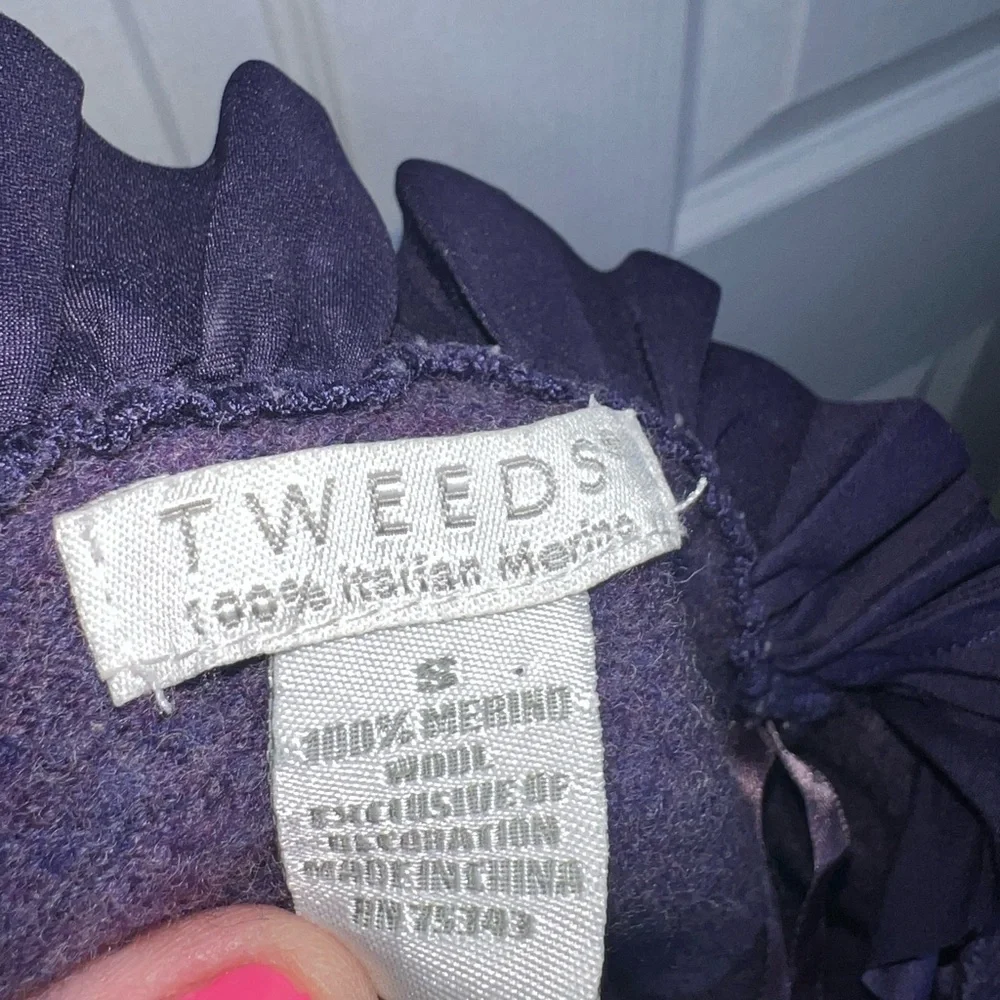 Tweeds Women’s Small 100% Italian Merino Wool Ruffle Collar Purple Sweater Top S